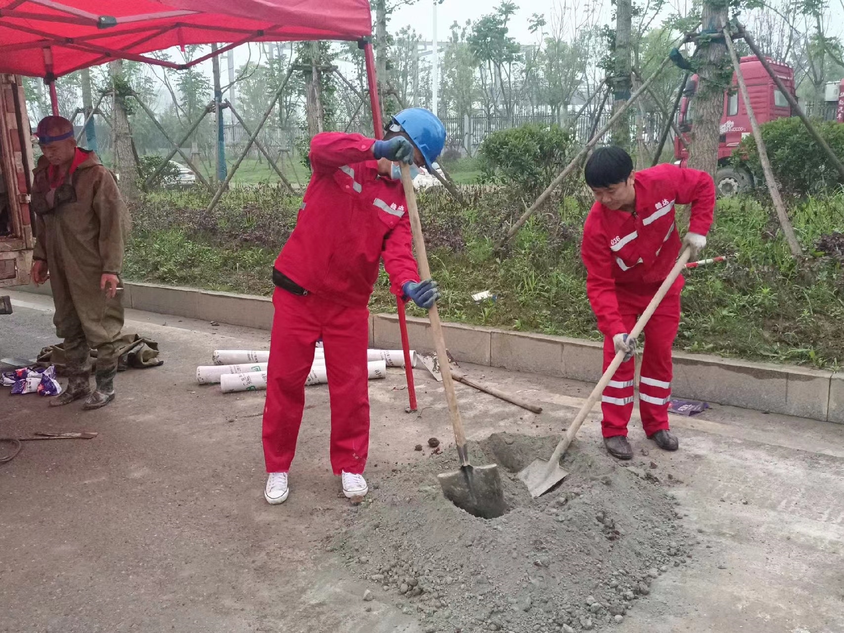 远安管道疏通哪家好】及时进行市政管道清淤